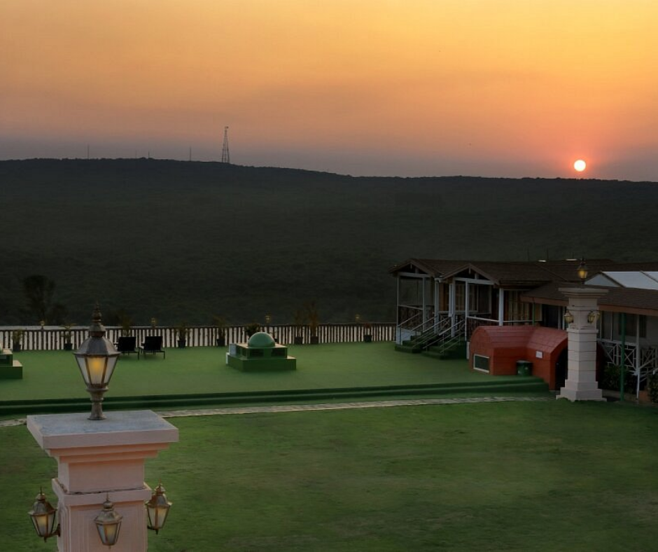 Hotel Dwarka Resort (Near Market) (2)